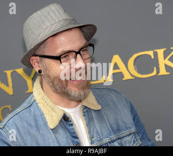 Brentwood, Essex, Regno Unito. Il 21 dicembre 2018. L'apertura del Penny Black Contemporary Art Gallery di Brentwood con Jason John "JJ' Adams un leader inglese mixed media pop contemporanea dell'artista e designer grafico Credit Ian Davidson/Alamy Live News Foto Stock