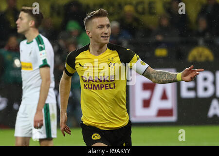 Dortmund, Germania. Xxi Dec, 2018. Marco Reus di Dortmund celebra dopo rigature durante la Bundesliga match tra Borussia Dortmund e Borussia Moenchengladbach a Dortmund, Germania, 21 dicembre 2018. Dortmund ha vinto 2-1. Credito: Joachim Bywaletz/Xinhua/Alamy Live News Foto Stock