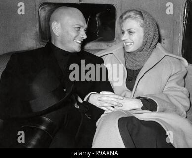 Pellicola originale titolo: ANASTASIA. Titolo inglese: ANASTASIA. Anno: 1956. Direttore: Anatole Litvak. Stelle: Yul Brynner; Ingrid Bergman. Credito: 20TH CENTURY FOX / Album Foto Stock