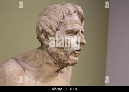 Cordoba, Spagna - Dic 7th, 2018: Lucius Annaeus Seneca scolpito da Mateo Inurria a Cordoba Museo di Belle Arti. Seneca è rappresentato dando il suo ultimo master Foto Stock