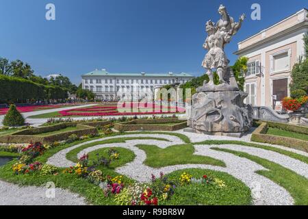 La scultura di Parigi rapire Helen, Mirabell Palace in Mirabellgarten (giardini Mirabell, Salisburgo, Austria. Foto Stock