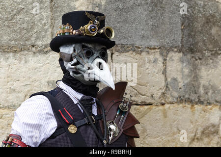 Gli appassionati di steampunk presso la Cattedrale di Lincoln Foto Stock