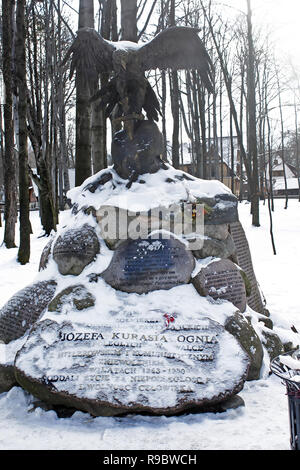 ZAKOPANE, Polonia - Gennaio 03, 2011: Monumento a Jozef Kurasia, tenente nell'esercito polacco sin dal 1939. Egli ha il soprannome di "Orzeł' (Aquila) Foto Stock