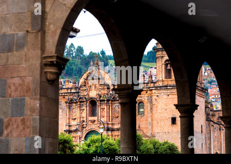 Vista Della Cattedrale Di Cusco, Plaza De Armas, Valle Sacra, Perù Foto Stock
