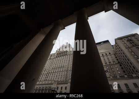 TORONTO, Canada - 13 novembre 2018: Fairmont Royal York hotel in Toronto, Ontario, visto dalla vicina Unione Sttion. Questo hotel di lusso è uno dei Foto Stock