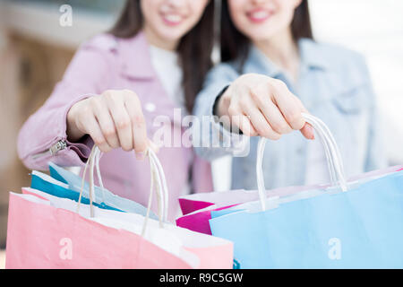 Chiamando per vendite shopping Foto Stock