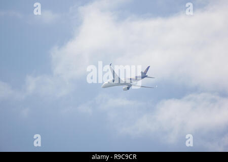 Licciana Nardi, Italia - 14 dicembre 2018: HS-THF Airbus A350-900 di Thaiairway TG105. Il decollo dall aeroporto di Chiangmai a Bangkok. Foto Stock