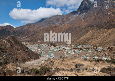 Il villaggio Sherpa di Khumjung, Everest regione, Khumbu, in Nepal Foto Stock