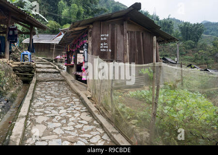 Gli abitanti di un villaggio vietnamita il loro stile di vita. Foto Stock