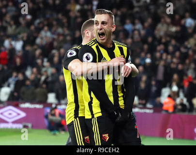 Watford's Gerard Deulofeu punteggio celebra il suo lato il secondo obiettivo del gioco durante il match di Premier League a Londra Stadium. Foto Stock