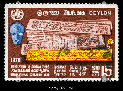 Con timbro postale timbro da Ceylon nell educazione di serie Anno rilasciato in 1970 Foto Stock