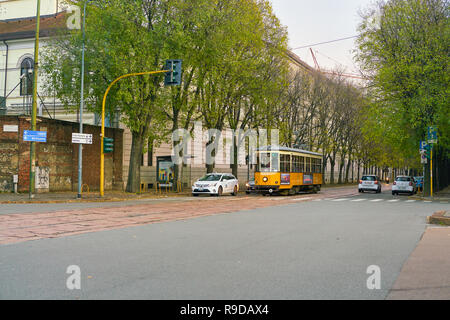 Milano, Italia - circa novembre, 2017: tram nella città di Milano. Foto Stock