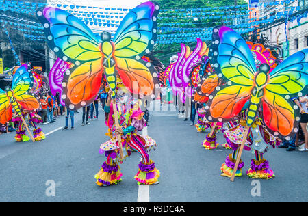 Partecipanti al Masskara Festival nelle Filippine Bacolod Foto Stock