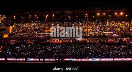 Eindhoven, Paesi Bassi. 22 dic 2018.Eredivisie olandese Stagione 2018 - 2019, Philips Stadium, l'atmosfera nello stadio, le luci di Natale Credit: Pro scatti/Alamy Live News Foto Stock