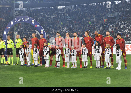 Torino, Italia. 22 Dic, 2018. Durante la serie di una partita di calcio tra Juventus e come Roma presso lo stadio Allianz il 22 dicembre, 2018 a Torino, Italia. Credito: FABIO PETROSINO/Alamy Live News Foto Stock