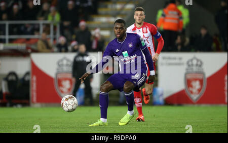 Mouscron, Belgio. 22 Dic, 2018. MOUSCRON, Belgio - 22 dicembre : Landry Dimata di Anderlecht in azione durante la Jupiler Pro League Match Day 20 tra Royal Excel Mouscron e RSC Anderlecht sul dicembre 22, 2018 a Mouscron, Belgio. (Foto di Vincent Van Doornick/Isosport) Credito: Pro scatti/Alamy Live News Foto Stock