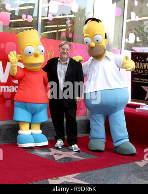 Los Angeles, CA, Stati Uniti d'America. 14 feb 2012. LOS ANGELES - Feb 14: Bart Simpson, Matt Groening, Homer Simpson a Matt Groening cerimonia stella sulla Hollywood Walk of Fame il 14 febbraio 2012 a Los Angeles, CA Credito: Kay Blake/ZUMA filo/Alamy Live News Foto Stock