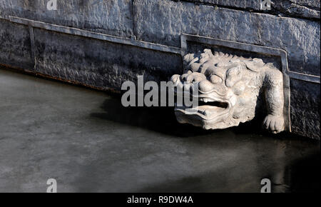 Pechino, Cina. 23 Dic, 2018. Questo file non datata foto mostra l'interno congelato Golden River presso il Museo del Palazzo Imperiale a Pechino Capitale della Cina. Credito: Il Museo del Palazzo/Xinhua/Alamy Live News Foto Stock