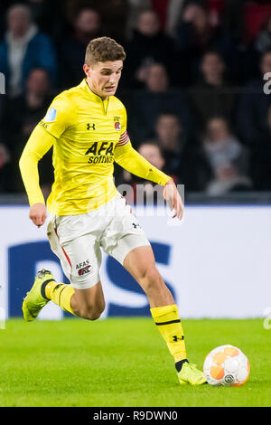 Eindhoven, Paesi Bassi. 22 Dic, 2018. EINDHOVEN, PSV - AZ 3-1, 22-12-2018, calcio Eredivisie olandese Stagione 2018 - 2019, Philips Stadium, AZ player Guus Til Credito: Pro scatti/Alamy Live News Foto Stock