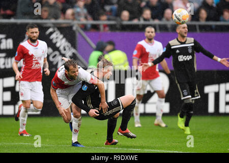 Utrecht, Paesi Bassi. 23 Dic, 2018. UTRECHT, Stadio Galgenwaard 23-12-2019 calcio Eredivisie olandese Stagione 2018 / 2019, FC Utrecht player Willem Janssen e Ajax player Kasper Dolberg. Ajax ottenendo un calcio di rigore dopo il var review durante la partita FC Utrecht - Ajax. Credito: Pro scatti/Alamy Live News Foto Stock