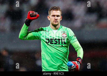 Emmen, Paesi Bassi. 23 Dic, 2018. EMMEN - 23-12-2018, Emmen Stadium , olandese Eredivisie calcio stagione 2018 / 2019 . Willem II keeper Mattijs Branderhorst durante il gioco Emmen - Willem II . Credito: Pro scatti/Alamy Live News Foto Stock