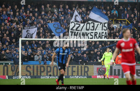Bruges, Belgio. Il 23 dicembre 2018. Club Brugge sostenitori durante la Jupiler Pro League Match Day 20 tra il Club Brugge e Royal Antwerp Fc sul dicembre 23, 2018 a Bruges, Belgio. (Foto di Vincent Van Doornick/Isosport) Credito: Pro scatti/Alamy Live News Foto Stock