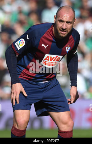 SEVILLA, 22-12-2018. Primera Division campionato spagnolo. LaLiga. Estadio Benito Villamarin. Ivan Ramis (Eibar) durante il gioco Real Betis - Eibar. Foto Stock