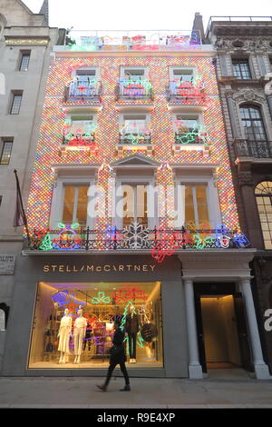 Stella McCartney store di Bond Street, coperto di luci di Natale Foto Stock