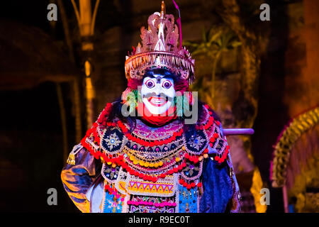 UBUD, Bali, Indonesia - APRILE, 19: Legong tradizionale danza Balinese in Ubud, Bali, Indonesia su aprile, 19, 2018 Foto Stock