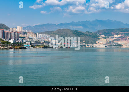 Wushan città sulle rive del fiume Yangtze, Cina Foto Stock