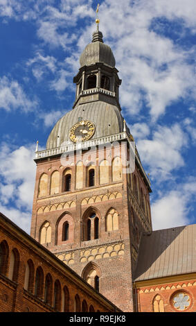 Il campanile della cattedrale luterana in Riga Foto Stock