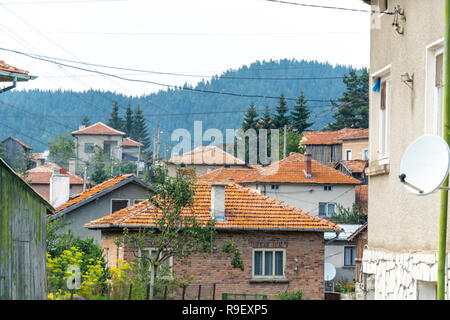 Paesaggio di ravnogor , un tradizionale villaggio in Bulgaria. Foto Stock