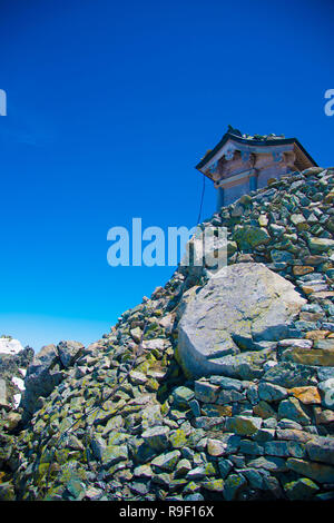 Oyama santuario di Tateyama montagne, Giappone. Oyama Santuario è il più alto santuario situato in Giappone. Foto Stock