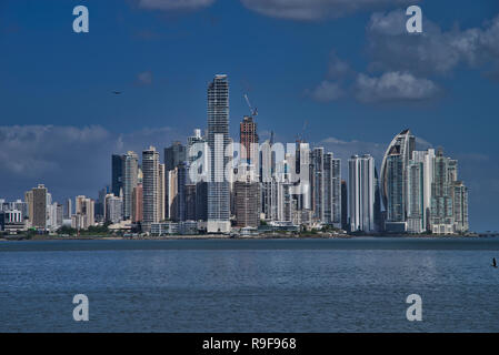 Panama City, enormi grattacieli cityscape Foto Stock