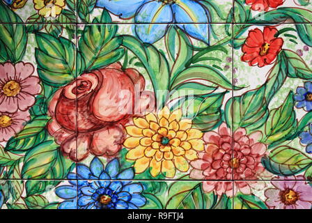 Decorazioni tradizionali in ceramica di Vietri piastrelle a muro Foto Stock