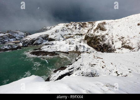 Kynance Cove; nella neve; Cornovaglia; Regno Unito Foto Stock