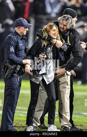 Oakland, CA. 24 dicembre, 2018. durante la NFL partita di calcio tra la Denver Broncos e Oakland Raiders a Oakland Alameda Coliseum di Oakland, CA. Chris Brown/CSM/Alamy Live News Foto Stock