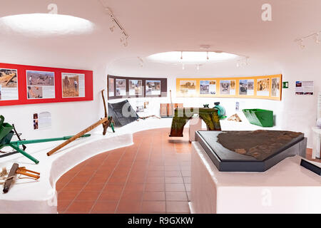 LANZAROTE, Spagna - Dic 13, 2018: Museo Echadero de Camellos vicino a giri in cammello al famoso Parco Nazionale di Timanfaya sull'isola vulcanica di Lanza Foto Stock