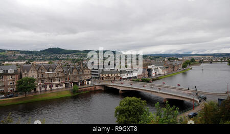 La città di Inverness in Scozia Highlands da Inverness Castle. Foto Stock