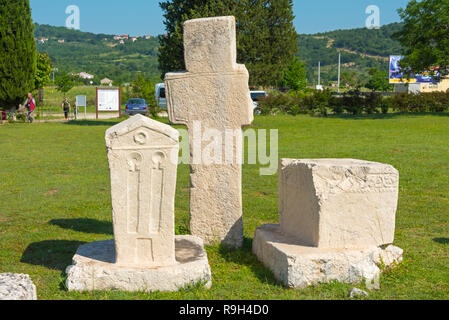 Stecak lapidi a Radimija necropoli, Stolac, Bosnia Erzegovina Foto Stock