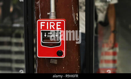 Allarme antincendio armadi Foto Stock