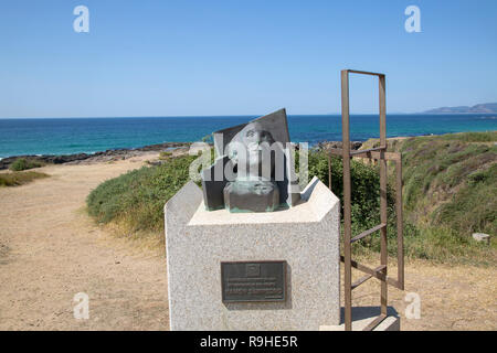 Ramon Sampedro statua, Spiaggia di Furnas; Xuno; Galizia; Spagna Foto Stock
