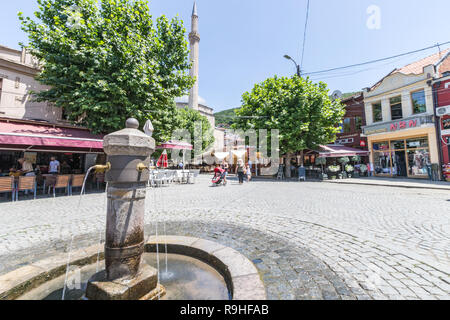 Xix secolo fontana Shadervan & xvii secolo Siana Pasha Moschea Prizren Kosova Foto Stock