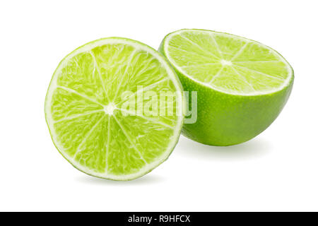 Due verde lime haves frutta isolato su sfondo bianco Foto Stock