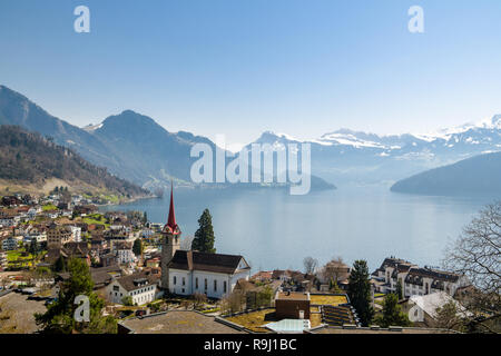 Bellissima vista sul villaggio di Weggis presso il Lago di Lucerna Foto Stock