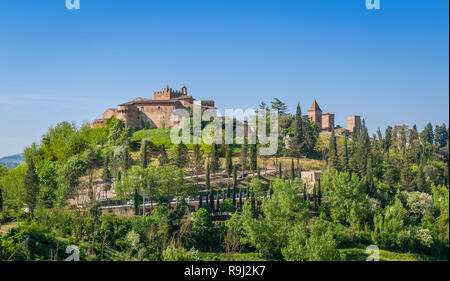 Fortezza di Certaldo e comune italiano commob vista. Toscana, Italia. Foto Stock