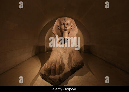 Parigi, Francia, 13 marzo 2017 : Sfinge di Tanis, il museo del Louvre, 13 marzo 2017, a Parigi, Francia Foto Stock