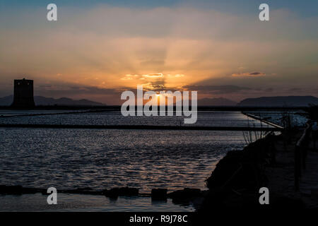 Tramonto a Trapani la soluzione salina Foto Stock