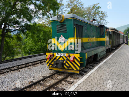 Sargan otto treno, una a scartamento ferroviario del patrimonio, Mokra Gora, Serbia Foto Stock