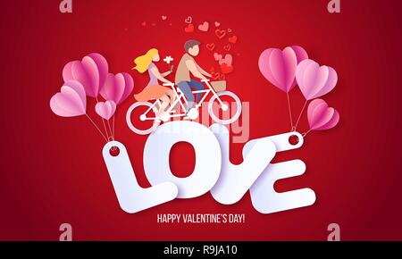 Valentines Day card con coppia di equitazione biciclette tandem a grandi lettere di amore con aria palloncini. Carta vettoriale arte illustrazione. Carta tagliata e stile di artigianato. Illustrazione Vettoriale